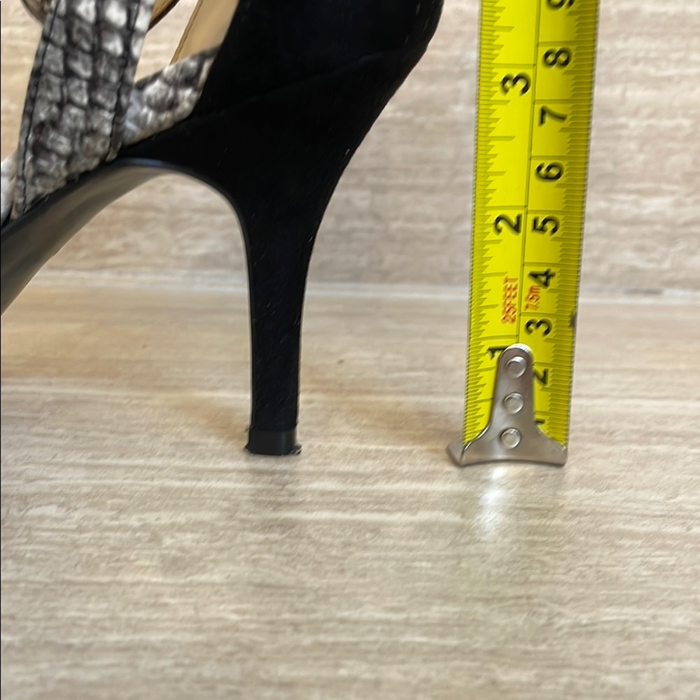 MARC FISHER UEC Size 7.5 Elegant Black Gray Women's Heels Suede Snakeskin - Picture 9 of 10